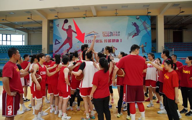 独开小灶 李梦王思雨在列态度没问题不朽情缘女篮体能拉练不见张子宇或单(图3)